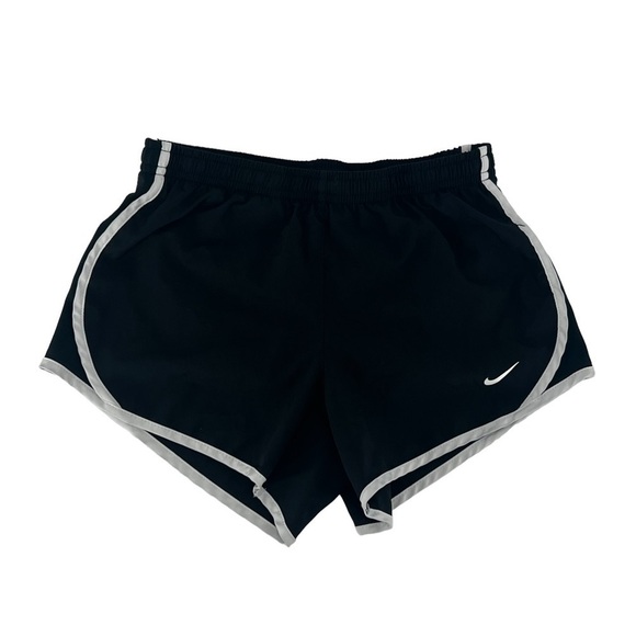 Nike Girl's Black Dri Fit Athletic Shorts Size Medium - Picture 1 of 5